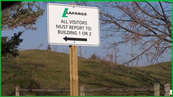 555x312-3px-signage-02